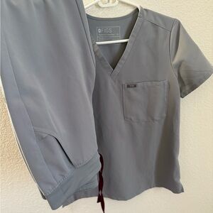 Cement grey Figs scrub sey